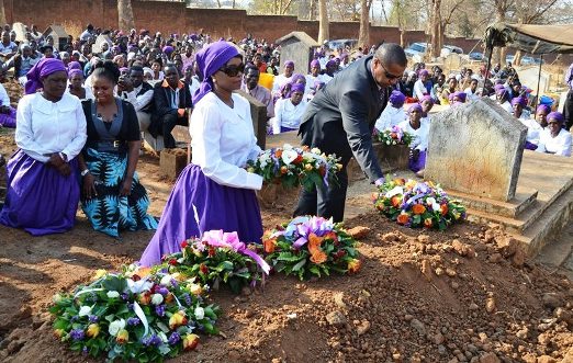 Vice President Dr. Saulos Chlima and his spouse Madame Mary Chilima lays their wreaths in respect of the late Mark Kumwembe at Lilongwe Girls Cemetery-Pic. by Abel Ikiloni