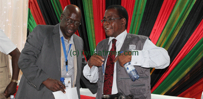 Mbendera (right) and commissioner Emanuel Chinkwita