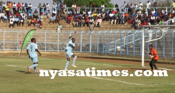 Wadabwa, Pindani (7) caught off-side, Pic Alex Mwazalumo