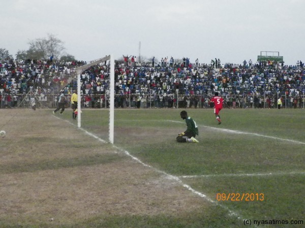 Wanderers keeper Bester Phiri is beaten by Brown Mizeyi's penalty, Pic Leonard Sharra
