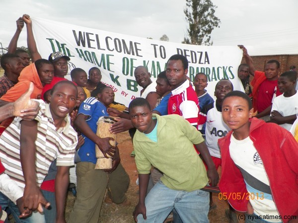 Welcome, Dedza fans declaring their allegiance to KB -Photo/Nyasa Times