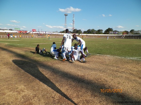 What a celebration, Blue Eagles after scoring against Epac, Pic Leonard Sharra