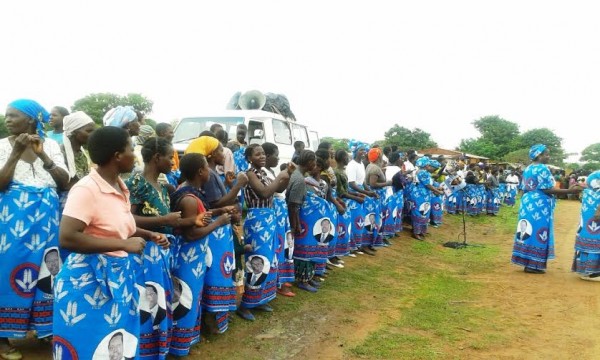 Women line up along the road at Chioko, Mchinji pic Sarah Munthali.