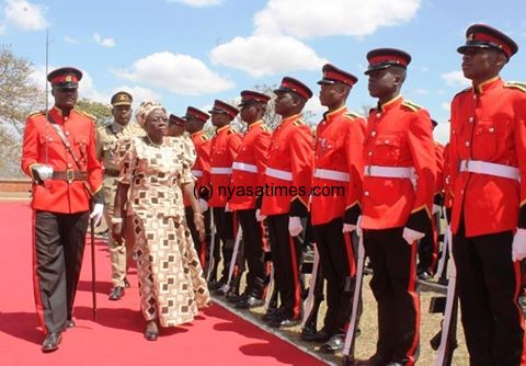 Zambian envy inspects a guard of honour mounted by Malawi Defence Force