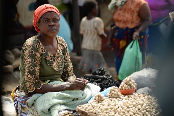 A lady sells groundnuts as an entrepreneurial means to support her familly. Blantyre, May 2015: means to support her family. Blantyre, May 2015: Photo: Thoko Chikondi