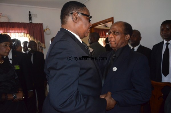 President Mutharika conforting Tembo