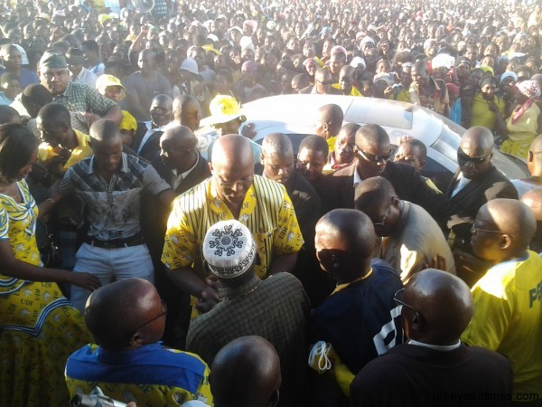 This is Atupele's last stop of the day  in Mangochi where he was met with  a very enthusiastic crowd 