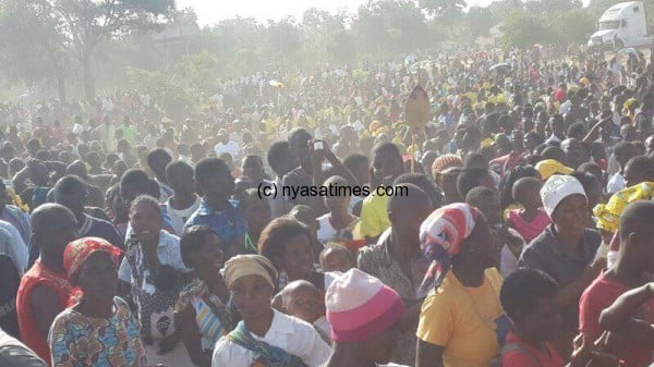 Crowds for Atupele in Ntcheu