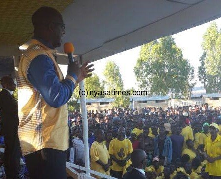 Arupele addressing a meeting in Phalombe