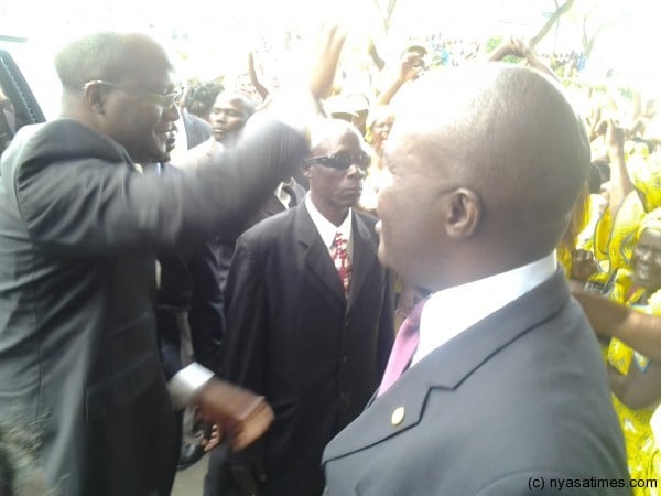 Atupele waving at UDF supporters 