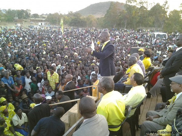 Atupele addressing supporters at Mayani in Dedza on Saturday
