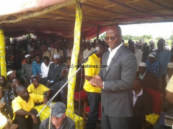 Atupele addressing UDF members  in Machinga North east constituency