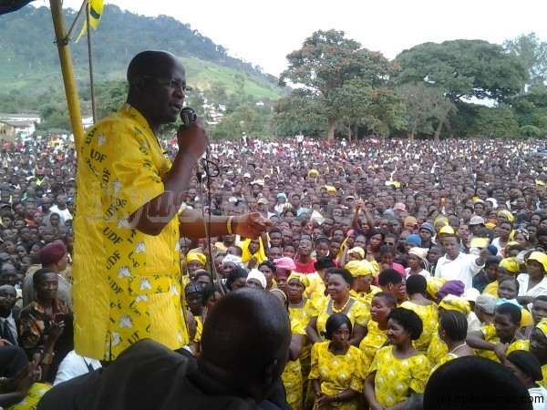 Atupele speaks to the crowd at Bangwe in Blantyre: Change agenda