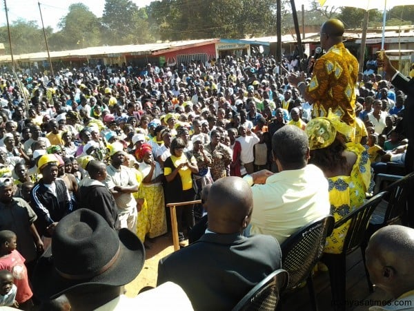 Atupele addressing crowds in Mchinji