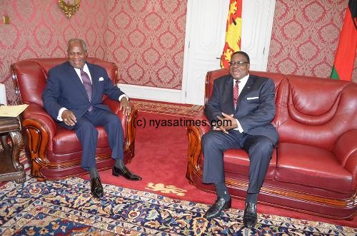President Peter Mutharika in an audience with former president Dr Bakili Muluzi at Sanjika Palace