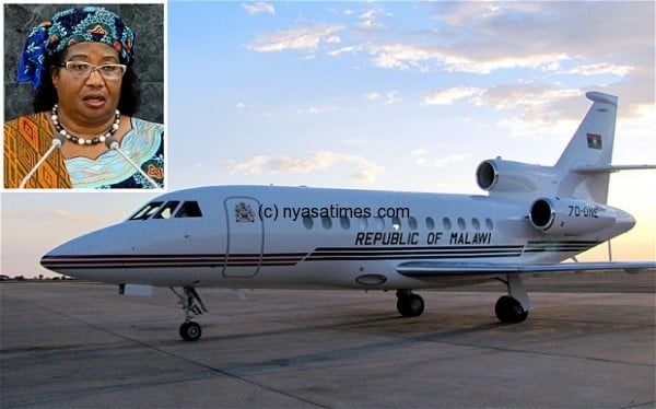 Malawian President Joyce Banda and the Dassault Falcon 900EX jet Photo: GETTY IMAGES
