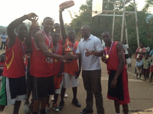Chikwemba with the winners