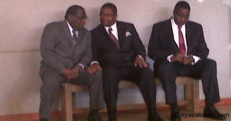 Accused of wilfully giving  false evidence to the commission of inquiry : (L-R) Gondwe, Msaka, Mutharika