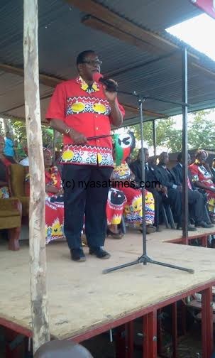 Chakwera addressing MCP supporters in Dowa