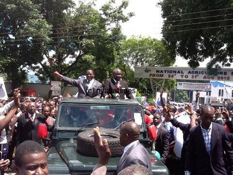 Chakwera and Msowoya on their way to present nomination papers