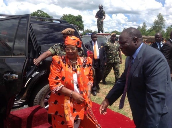Chihana welcomes President Banda in Rumphi