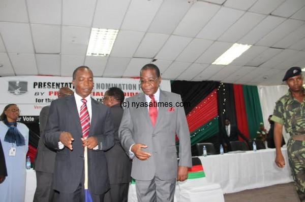 Chisi (L) with MEC chairperson Justice Maxon Mbendera during the nominations