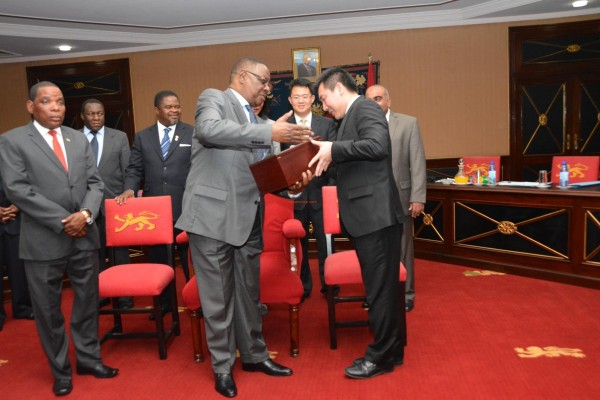 President Mutharika with the Chiense investors