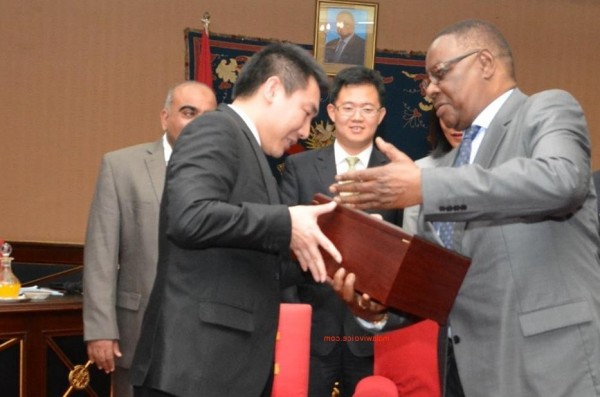 Mutharika with the Chinese invetsors