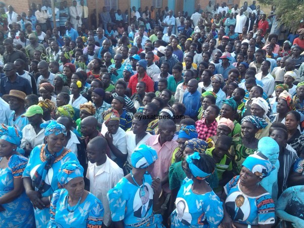 DPP supporters listening to Mutharika in Chitipa