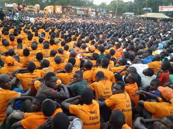 Joyce Banda is now drawing mass crowds of people in her campaign rallies