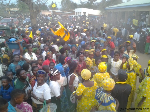 Crowds to see Atupele