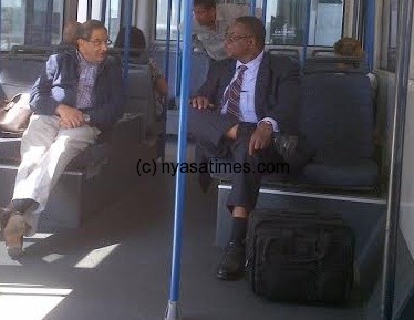 Dassu shares notes with Mutharika in VIP bus at Kamuzu International Airport: File photo