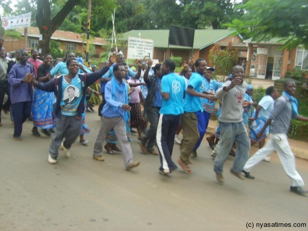 Zomba DPP supporters took to the streets to protests the arrests