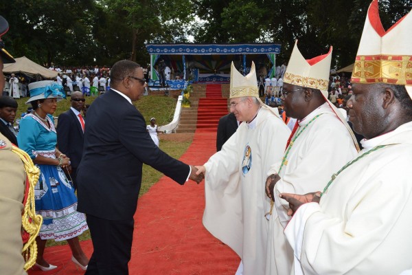 President Mutharika being welcomed by Catholic bishops at the function