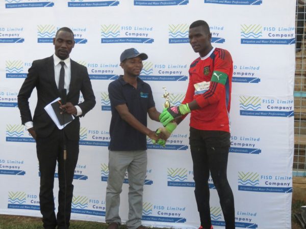 Nthara gets his man of the match award, Pic Alex Mwazalumo