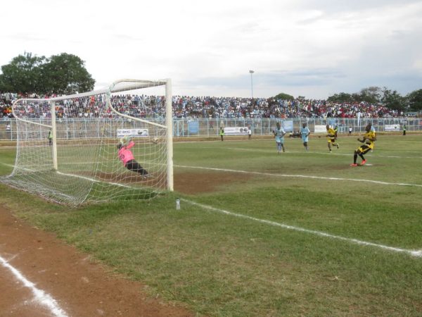 Kamiza saves Hanganda's penalty, Pic  Alex Mwazalumo