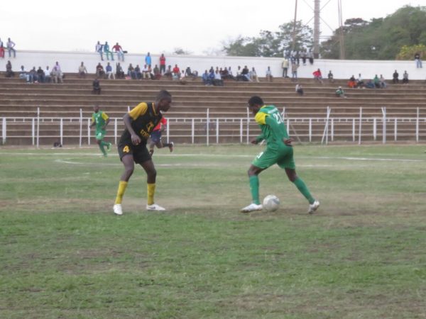 Civo player  dribbling.- Photo by Akex Mwazalumo, Nyasa Times