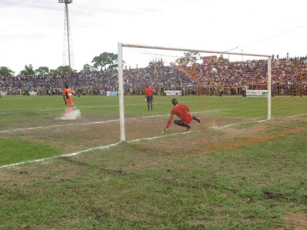 Nthala beaten by Amos Bello's classic penalty kick, Pic Alex Mwazalumo