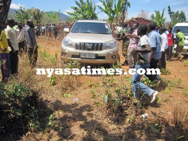 Minister Of Information Jappie Mhango being Chased at a Funeral Service at Junju in Rumphi 