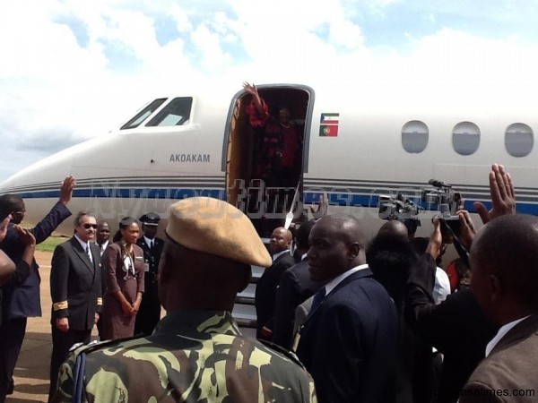 President Banda jets off; Courtesy of  hired jet  by Equitorial Guinea