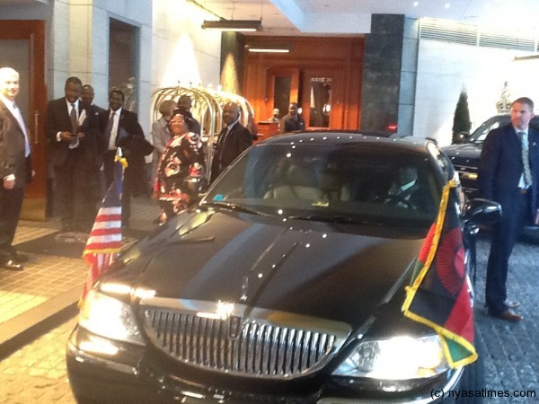 President Banda arriving at Oval Office, the official office of the President of the United States, 