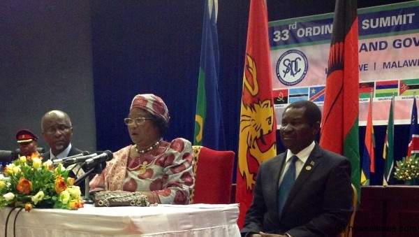 President Banda, SADC chair, addressing a news conference