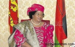 President Banda:  No change of portraits