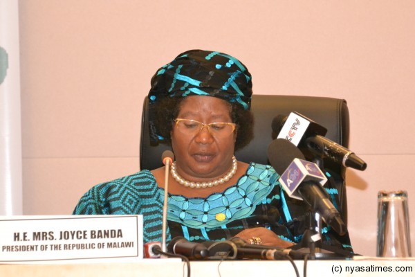 President Banda launching the commission