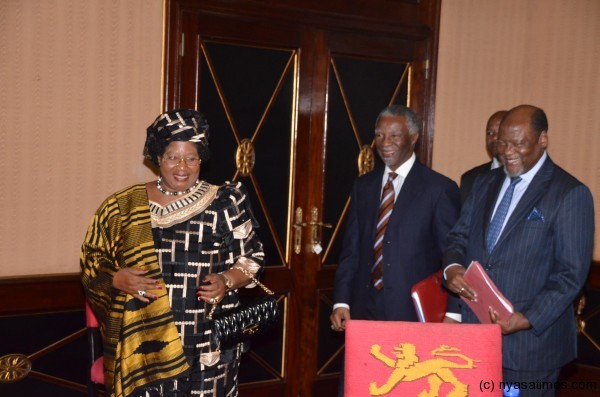 Malawi President Joyce Banda and former presidents Chissano and Mbeki -mediators of the lake dispute