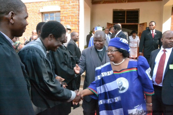 Pres. Banda greeting the clergy at the Kamuzu day celebrations