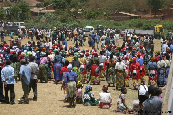 Some of the MCP supporters who throinged Masintha earlier in the day