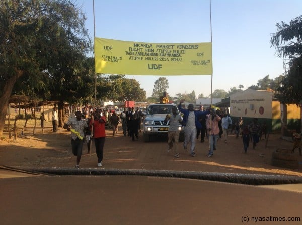 Atupele arriving at Mkanda in Mchinji