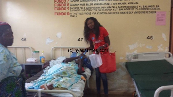 Mwawi cheers the patients