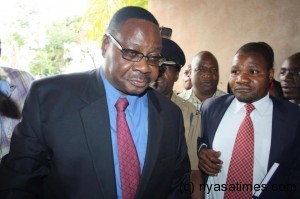 Peter Mutharika; Teargased